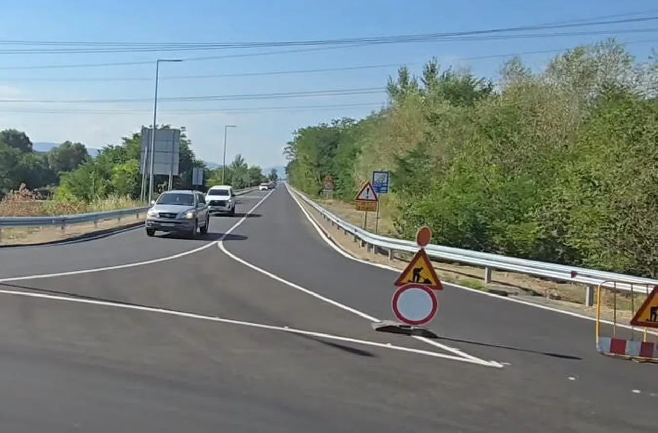 Ремонт затваря едното платно на главния път Е-79 край с. Крупник