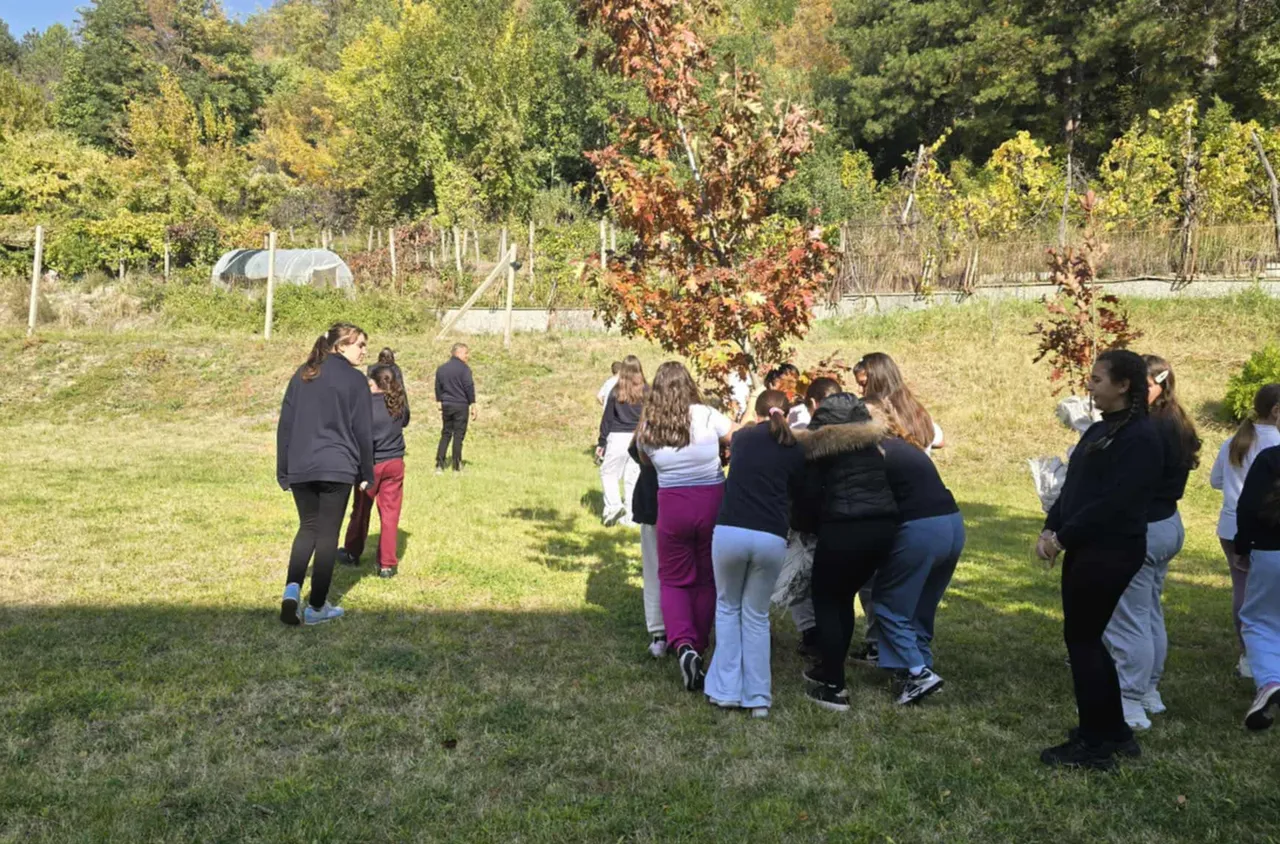 Ученици от Кресна засадиха "дървета на доброто“