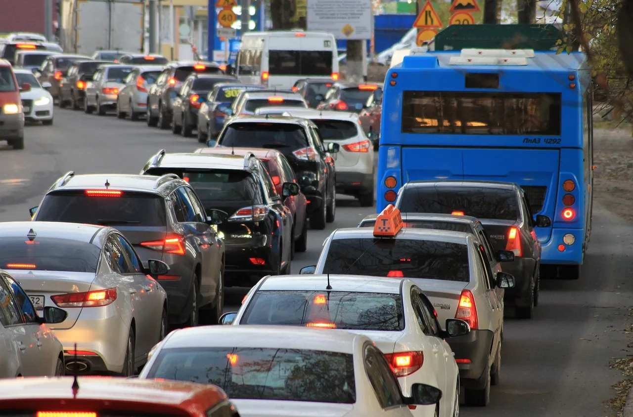 970 екипа на пътна полиция следят за спазването на реда