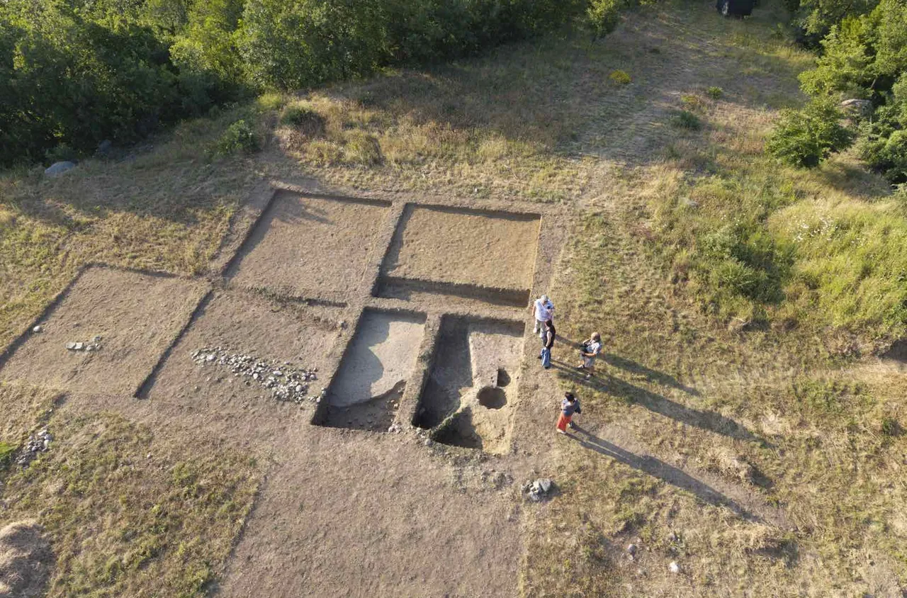 Проучват селище от новокаменната епоха на първите заселници край с. Брежани