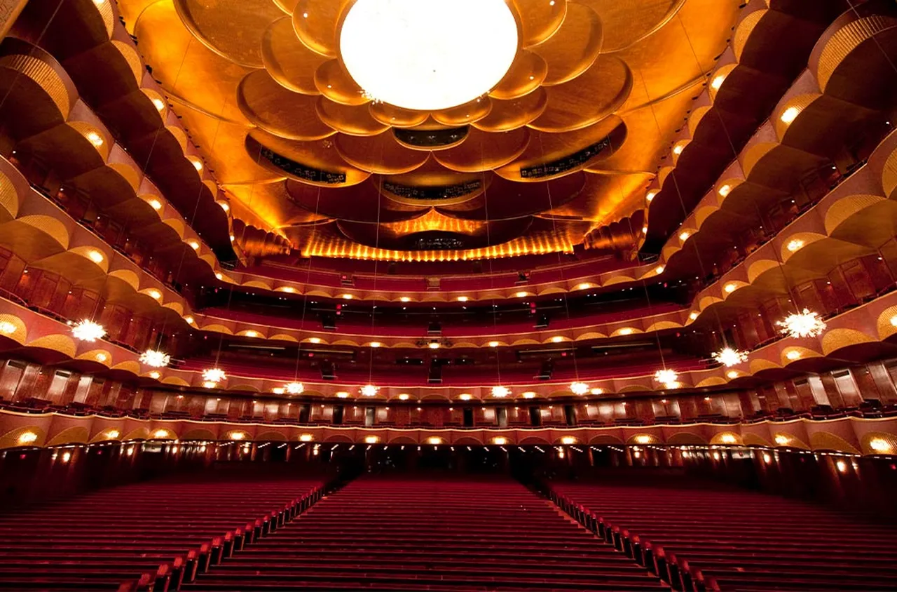 142 години от откриването на Метрополитън опера