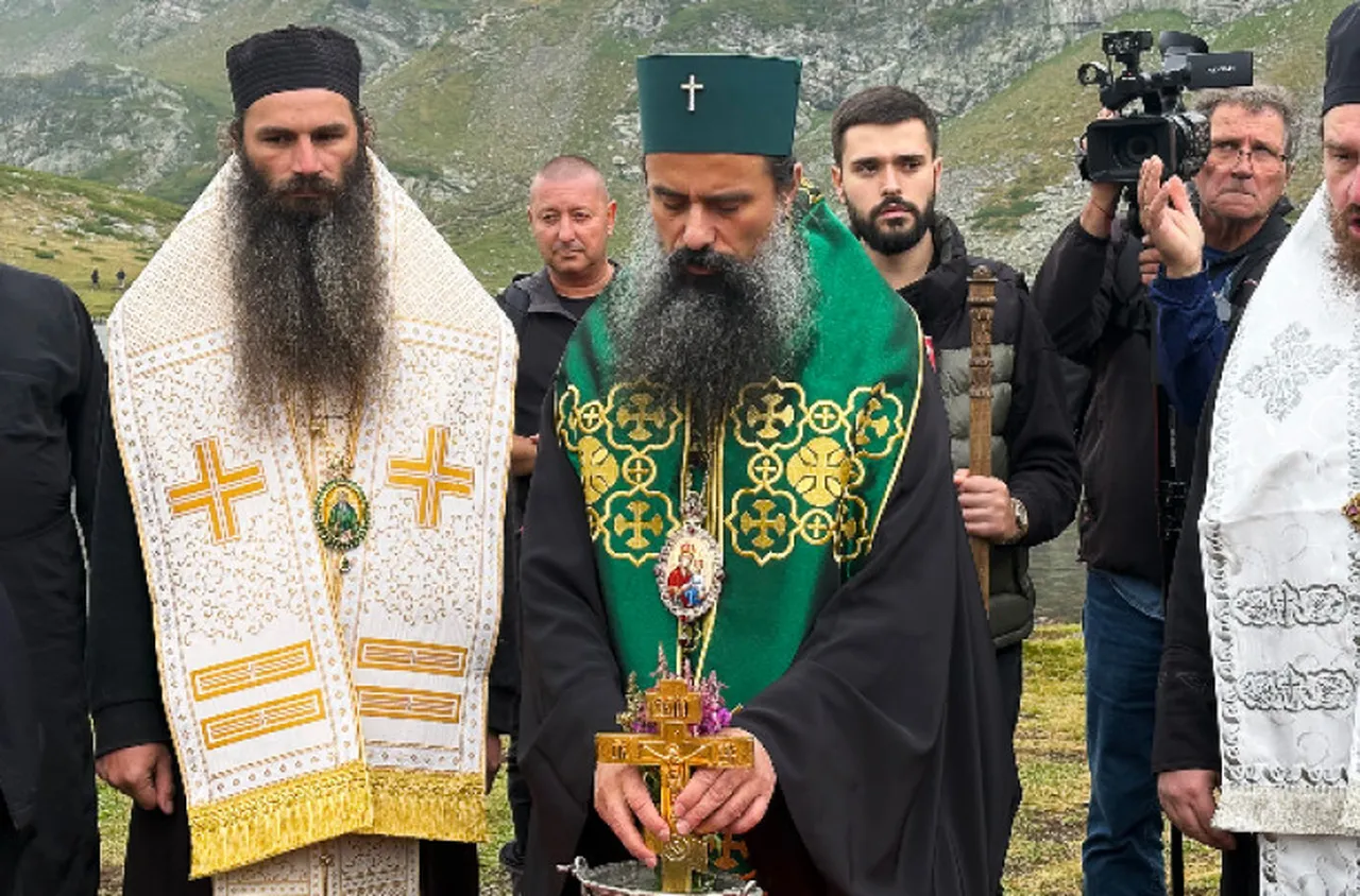 Патриархът отслужи водосвет при езерото Бъбрека