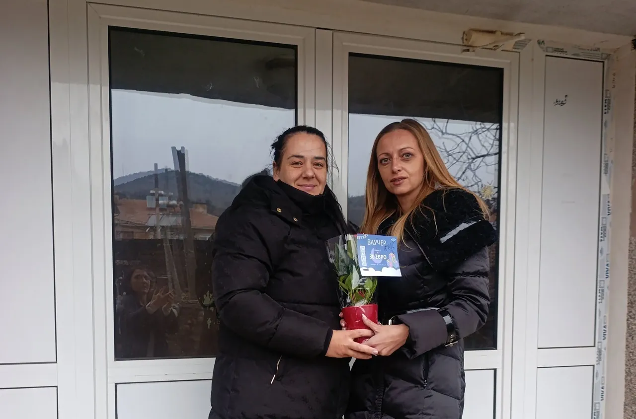 Община Кресна зарадва майките на родени бебета през 2025 г. по случай Бабинден