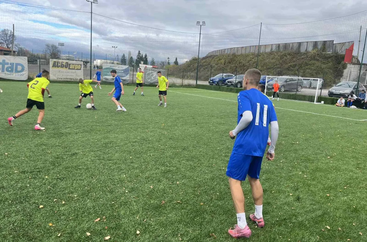 Футболът обедини учениците на Общинските ученически игри в Дупница