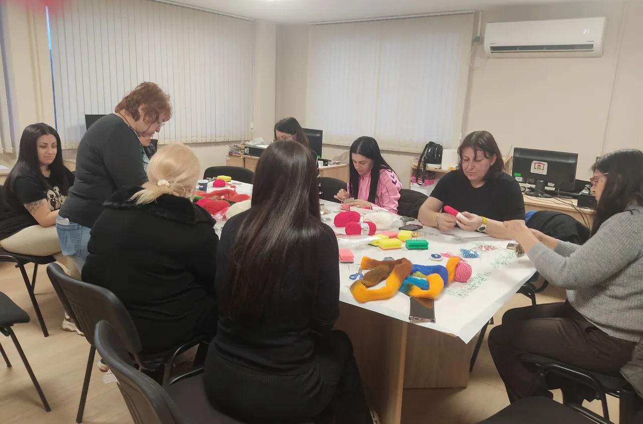 Мартенска работилница събра дами в Струмяни