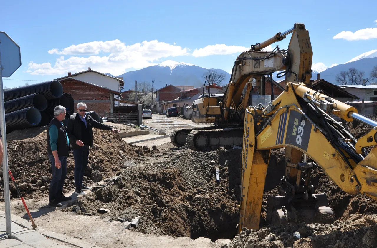Продължават дейностите по изграждане на канализация на ул. "Крайна" в Разлог
