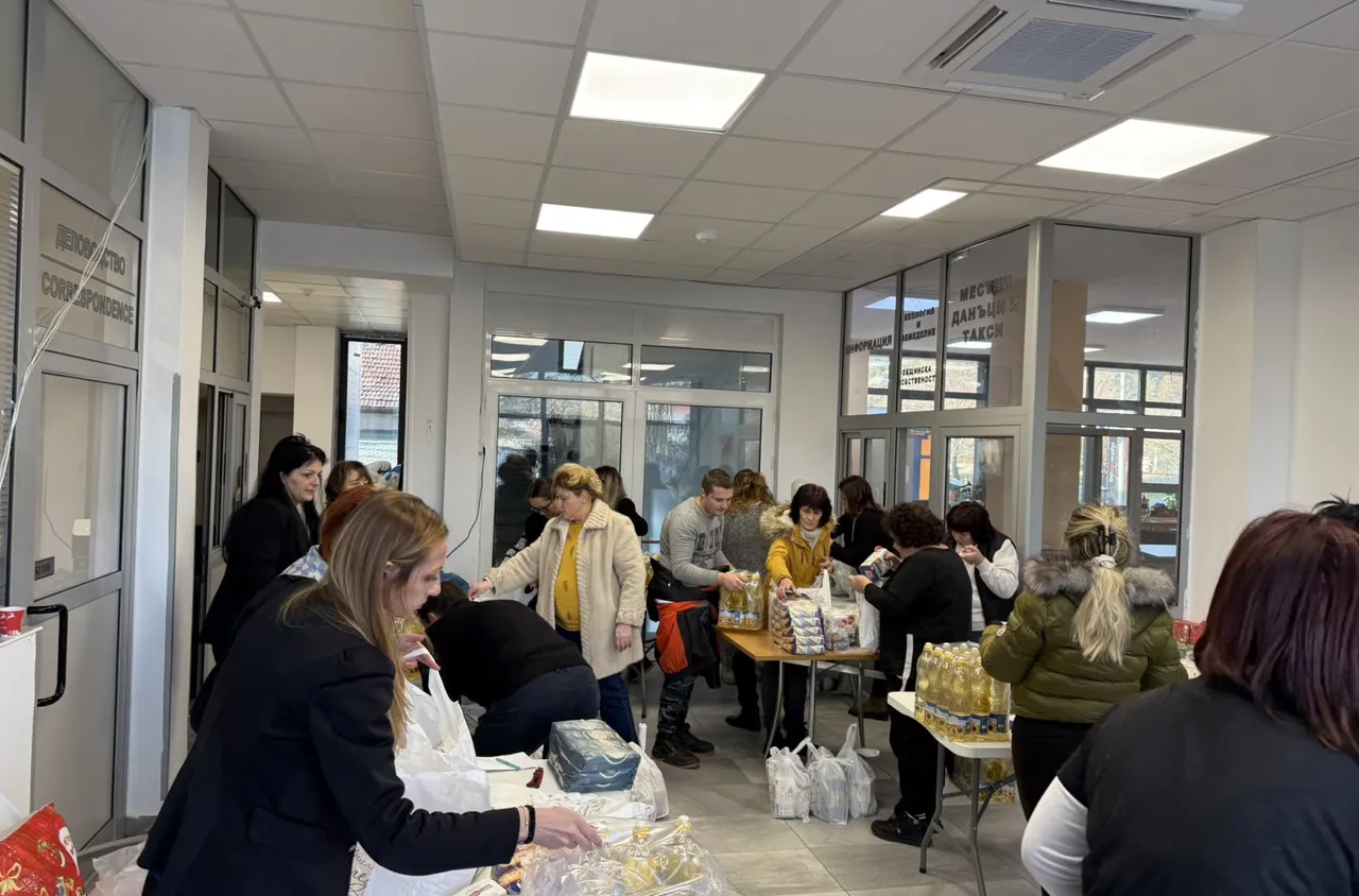 Община Кресна раздава над 1 600 пакета до Коледа