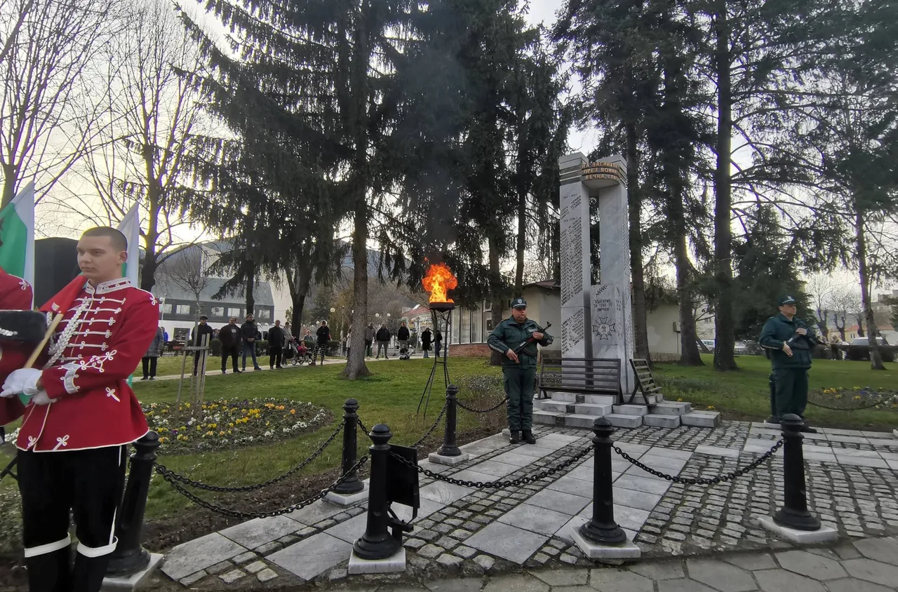 В Гоце Делчев отбелязаха 3 март с изложба "Възкресение на свободата"