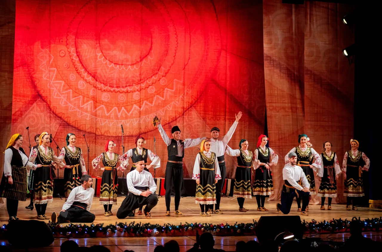 Над 200 сърца на една сцена събра спектакълът "Иде, иде…!"