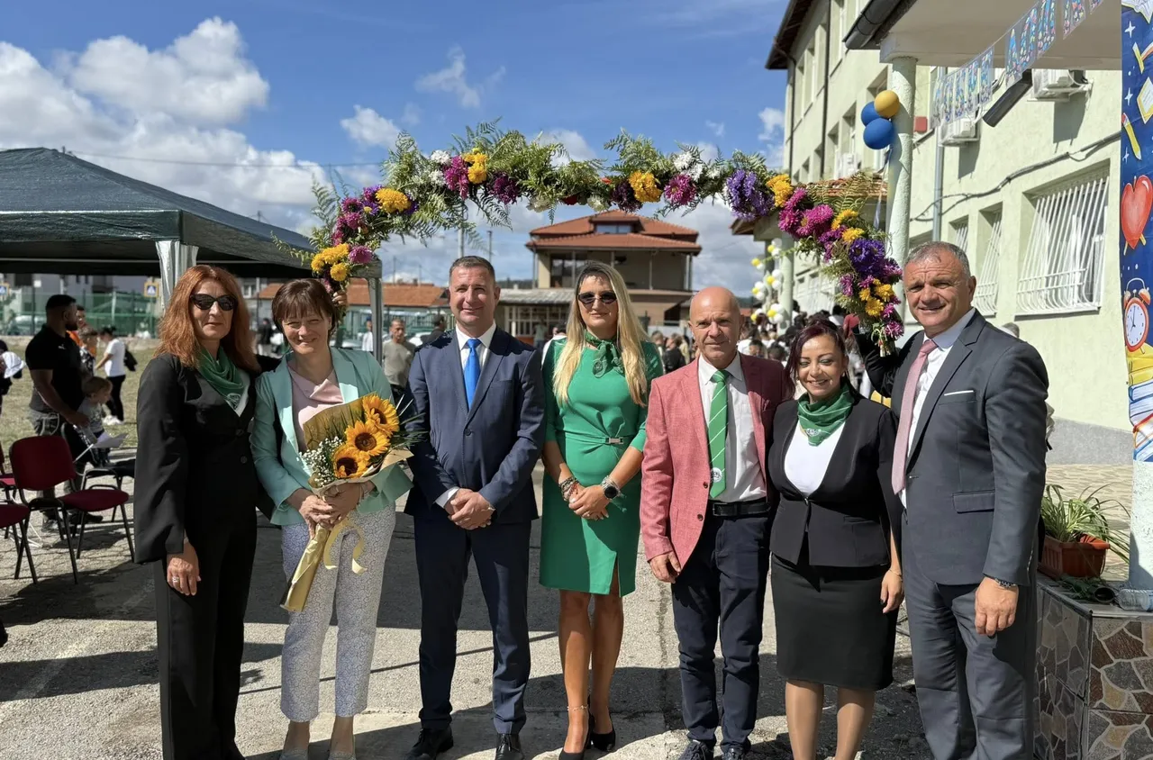 Децата в Самоков посрещнаха новата учебна година