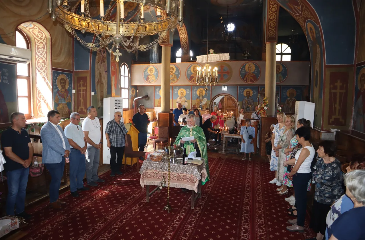 Отслужиха благодарствен молебен в с. Илинденци