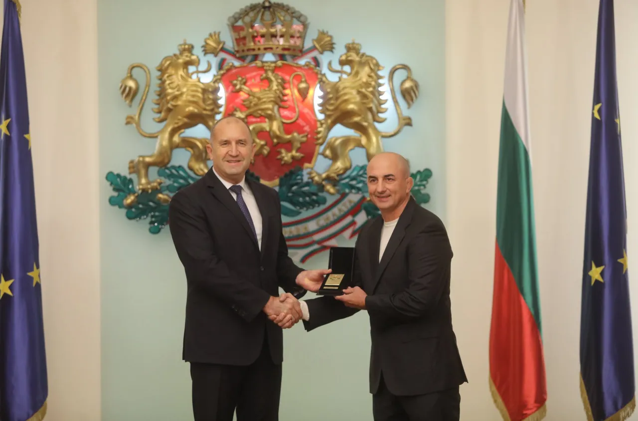 Борецът Серафим Бързаков с Почетен знак на президента