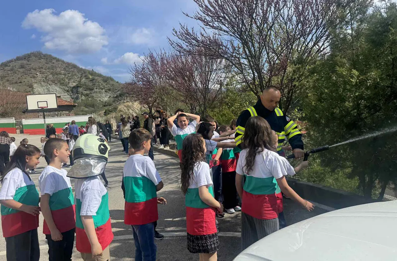 ЮЗДП, ДГС "Симитли" и пожарната в Благоевград с обща инициатива