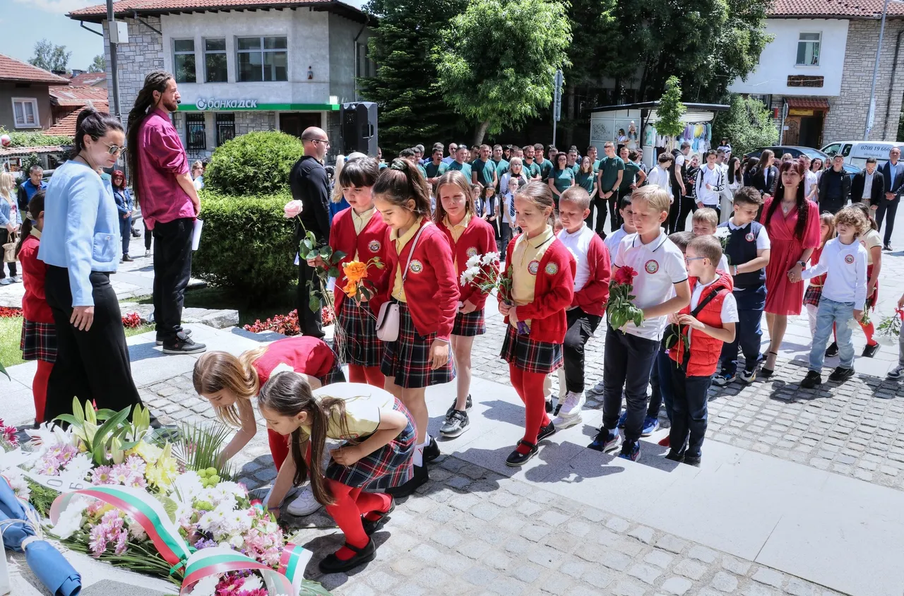 Община Банско се преклони пред делото на Ботев