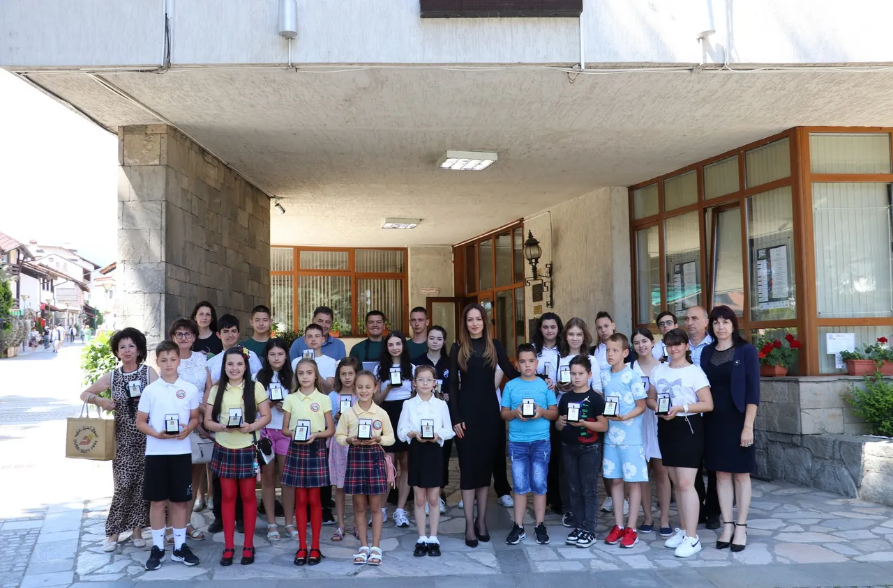 Банско награди най-добрите си ученици в конкурс