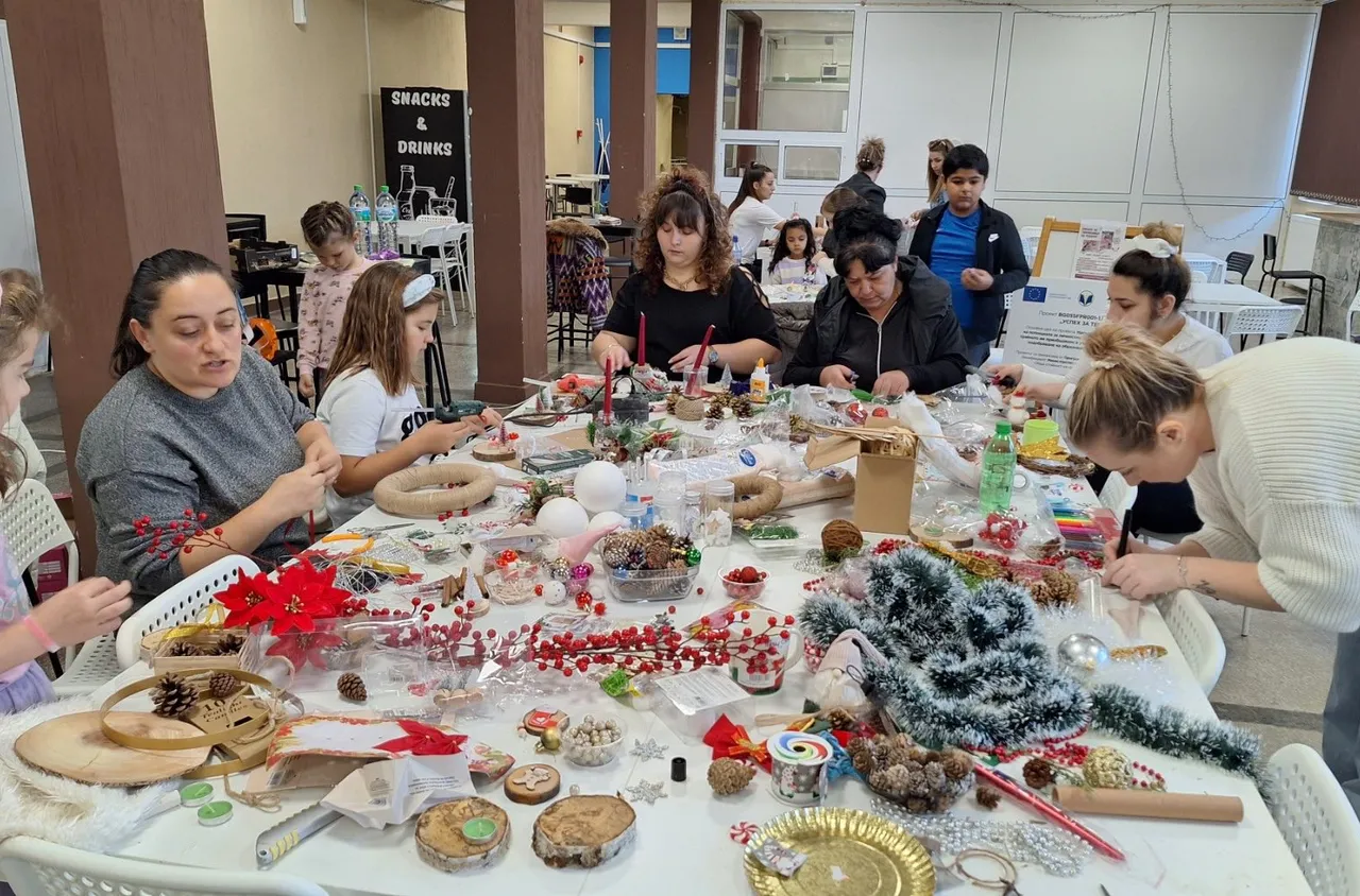 Ученици и родители в Брезник твориха заедно в коледна работилница