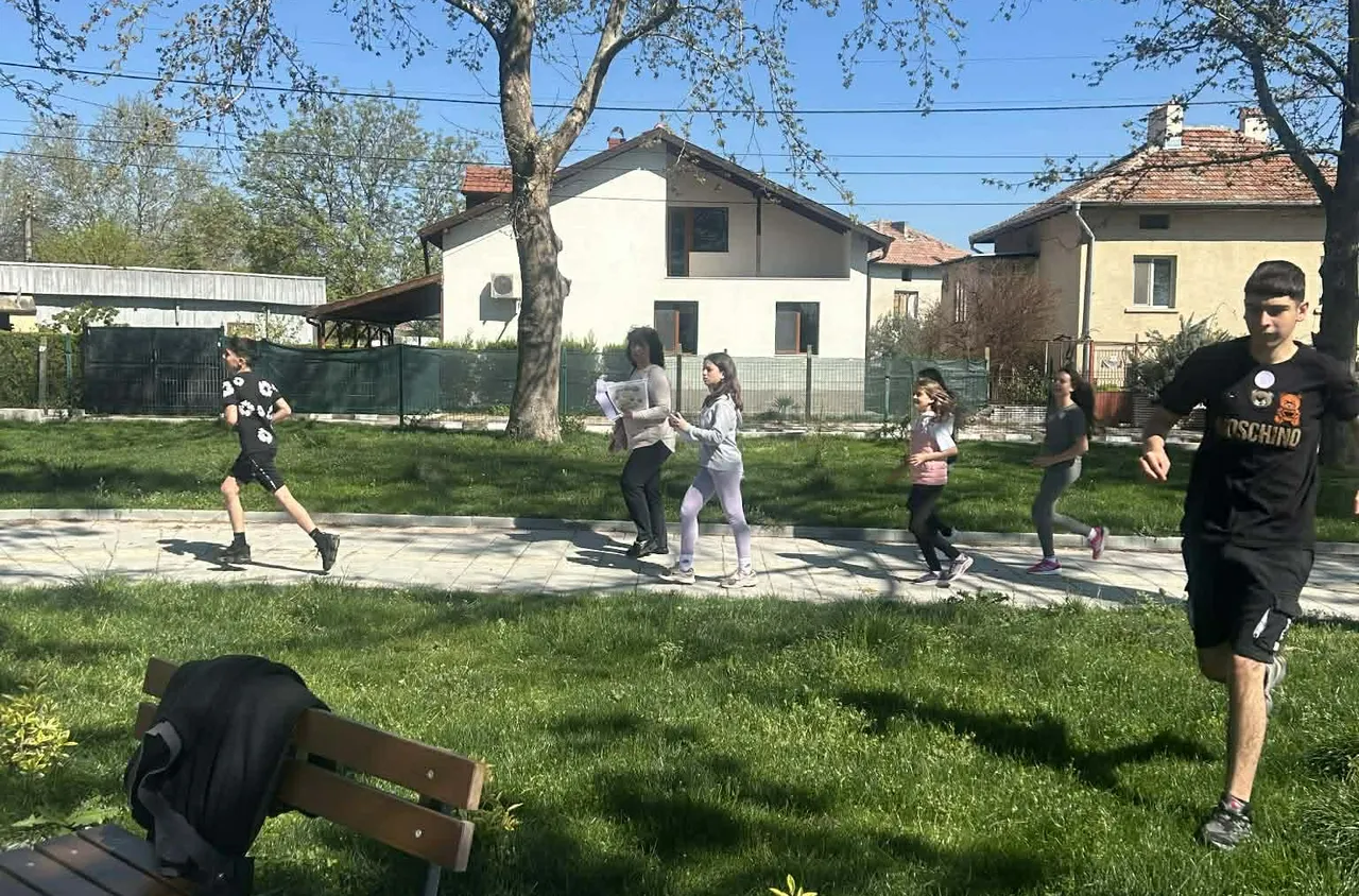 Деца от Струмяни тръгнаха по следите на "скритото съкровище"