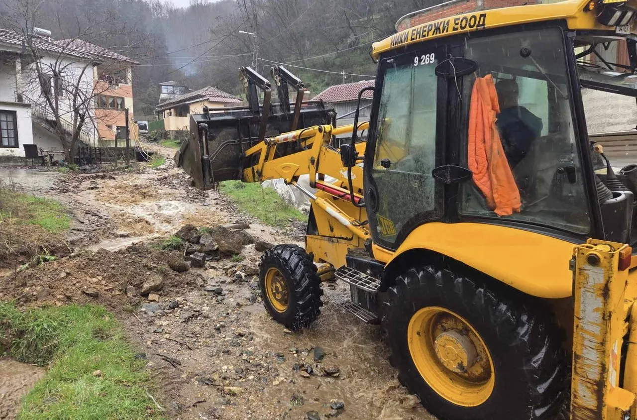 Усложнена обстановка заради проливния дъжд в община Петрич
