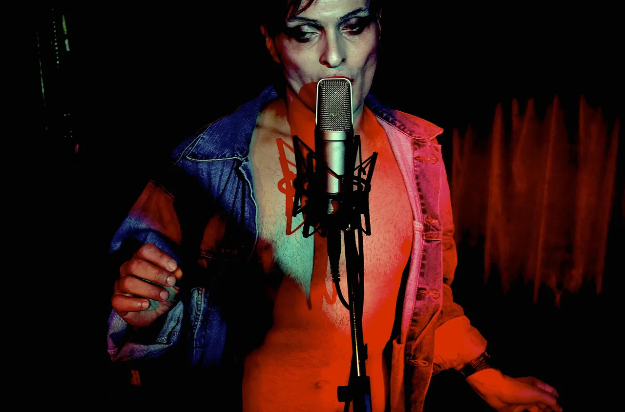 Иво Димчев празнува 20 години на сцената 