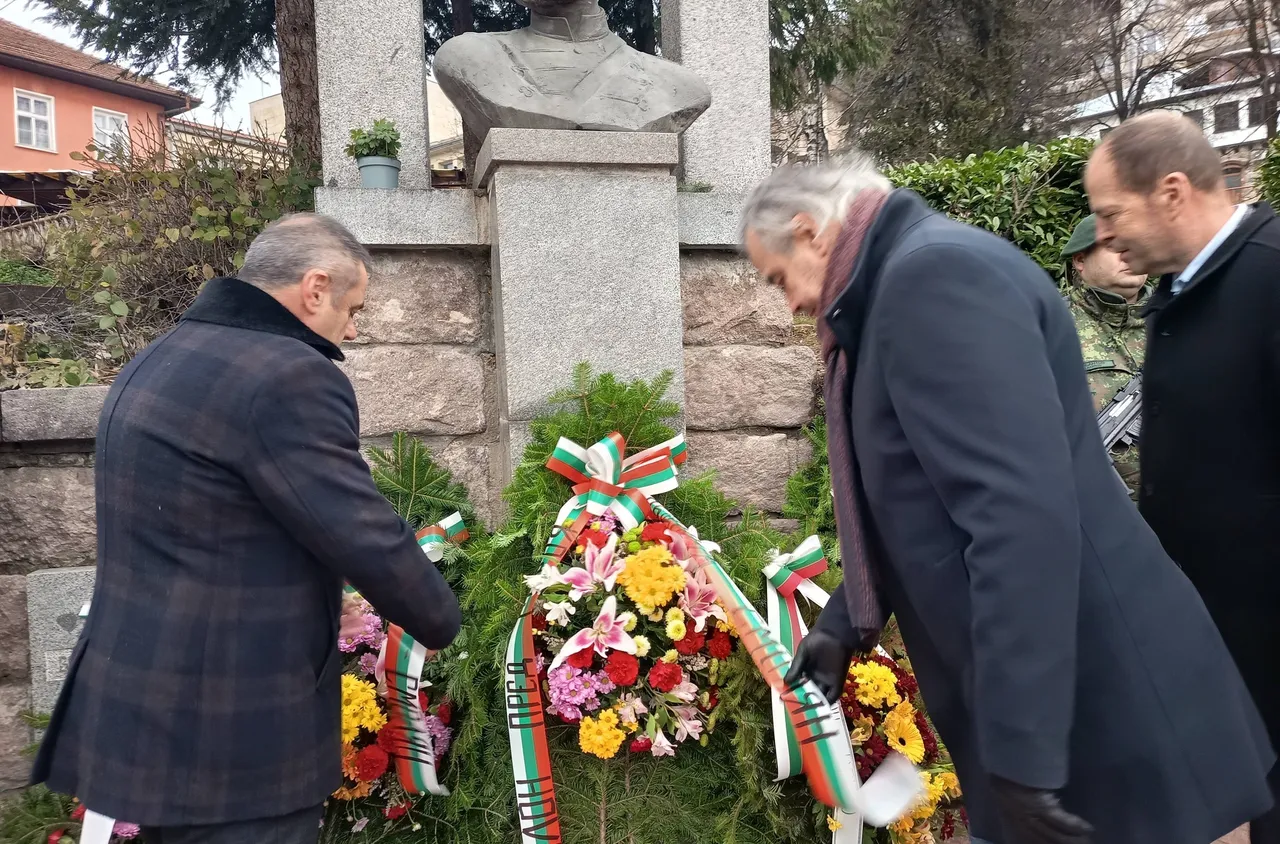 Смолян почете 178  години от рождението на Ботев