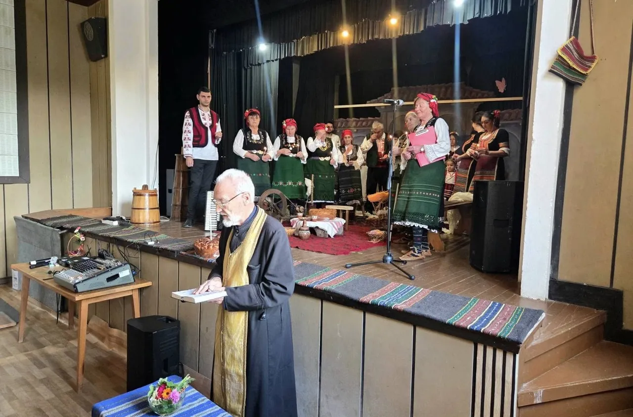 Читалището в с. Марица отбеляза Деня на християнското семейство с водосвет