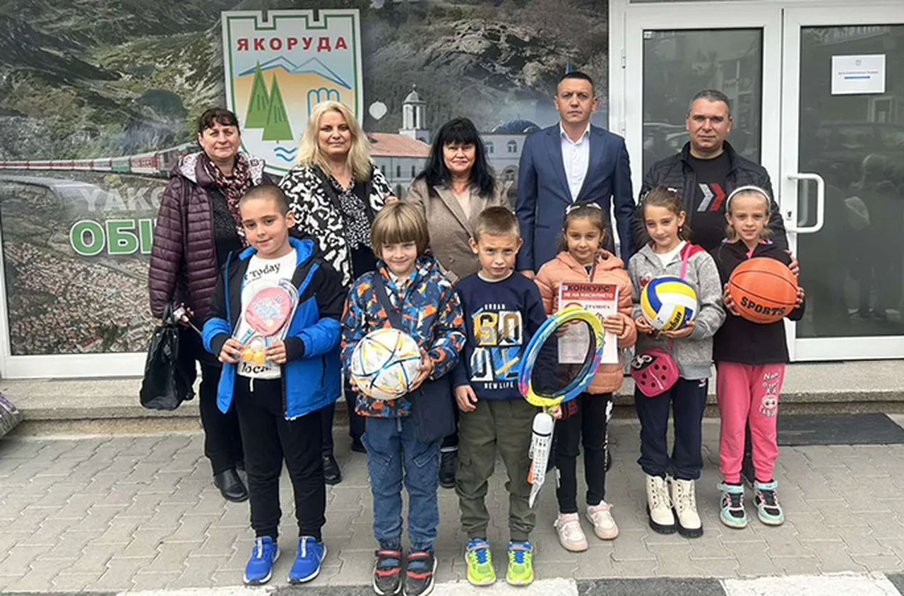 Кметът на Якоруда награди победителите в конкурса "Не на насилието"