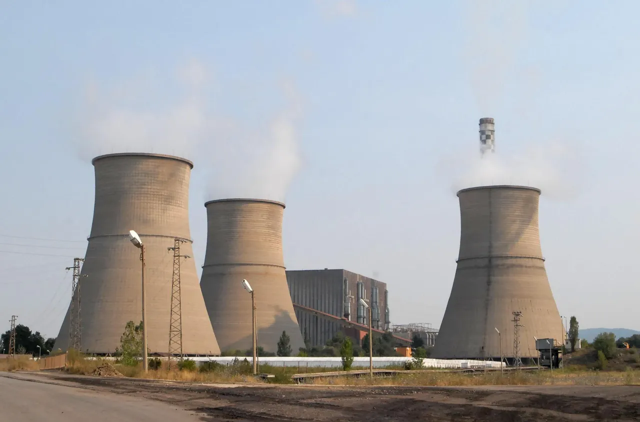 Тежък инцидент в ТЕЦ "Бобов дол": Работник е с опасност за живота