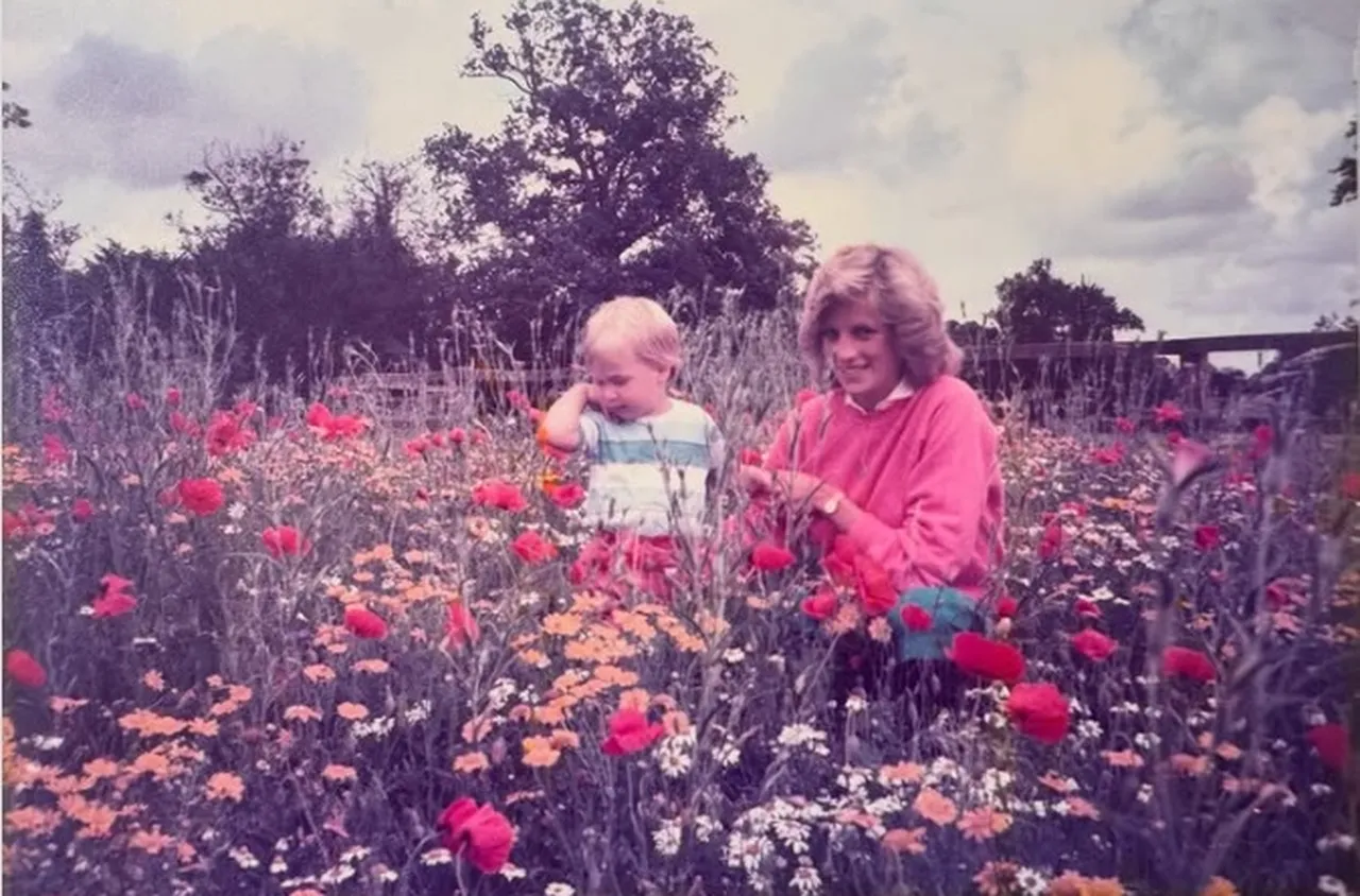 Принц Уилям публикува невиждана досега снимка с принцеса Даяна