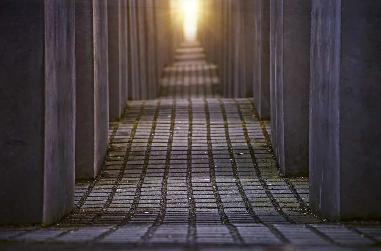 Почитаме паметта на жертвите на Холокоста