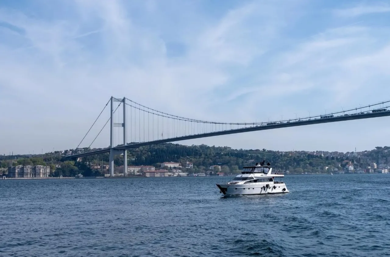 Гъста мъгла затвори Босфора