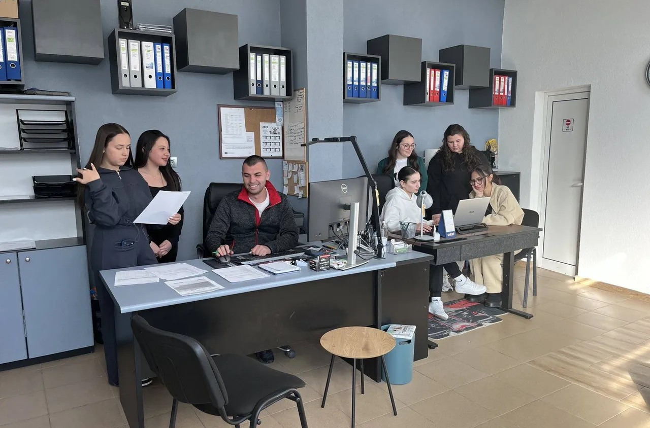 Ученици от Сатовча започнаха практика в реална работна среда