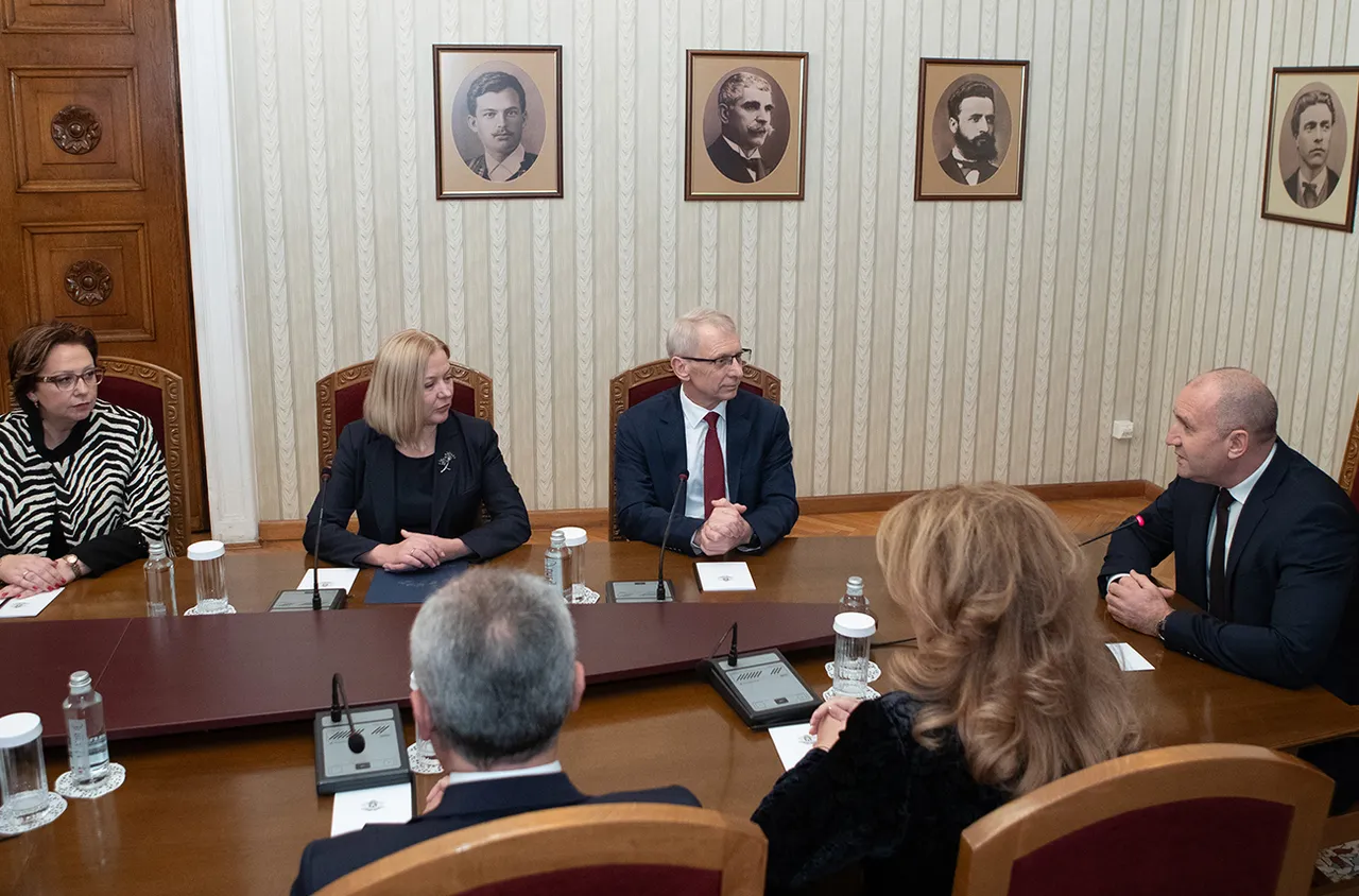 ДБ ще разговарят с ГЕРБ за правителство, ПП - само ако подпишат декларацията им