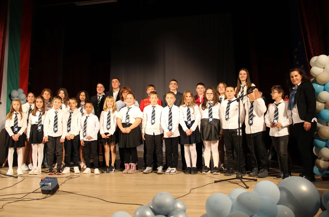 Вдъхновяващ спектакъл за Деня на будителите в Хаджидимово