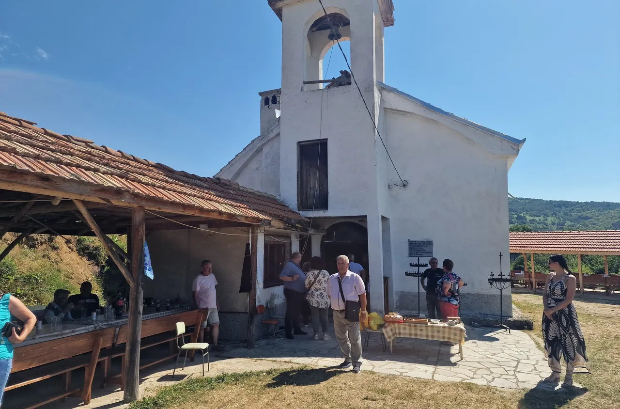 Миряни се събраха на храмов празник в с. Клепало