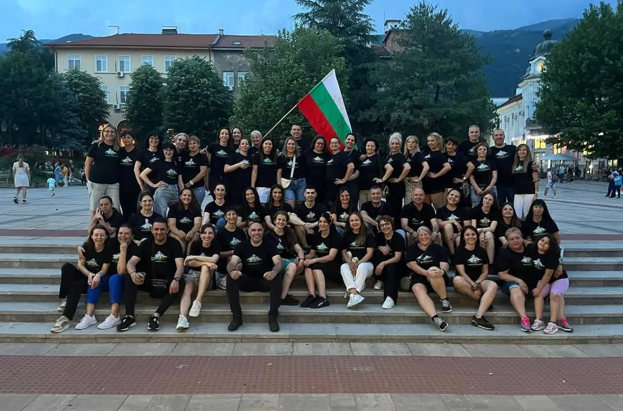 Танцьори от Сандански с първо място на национален фолклорен фестивал