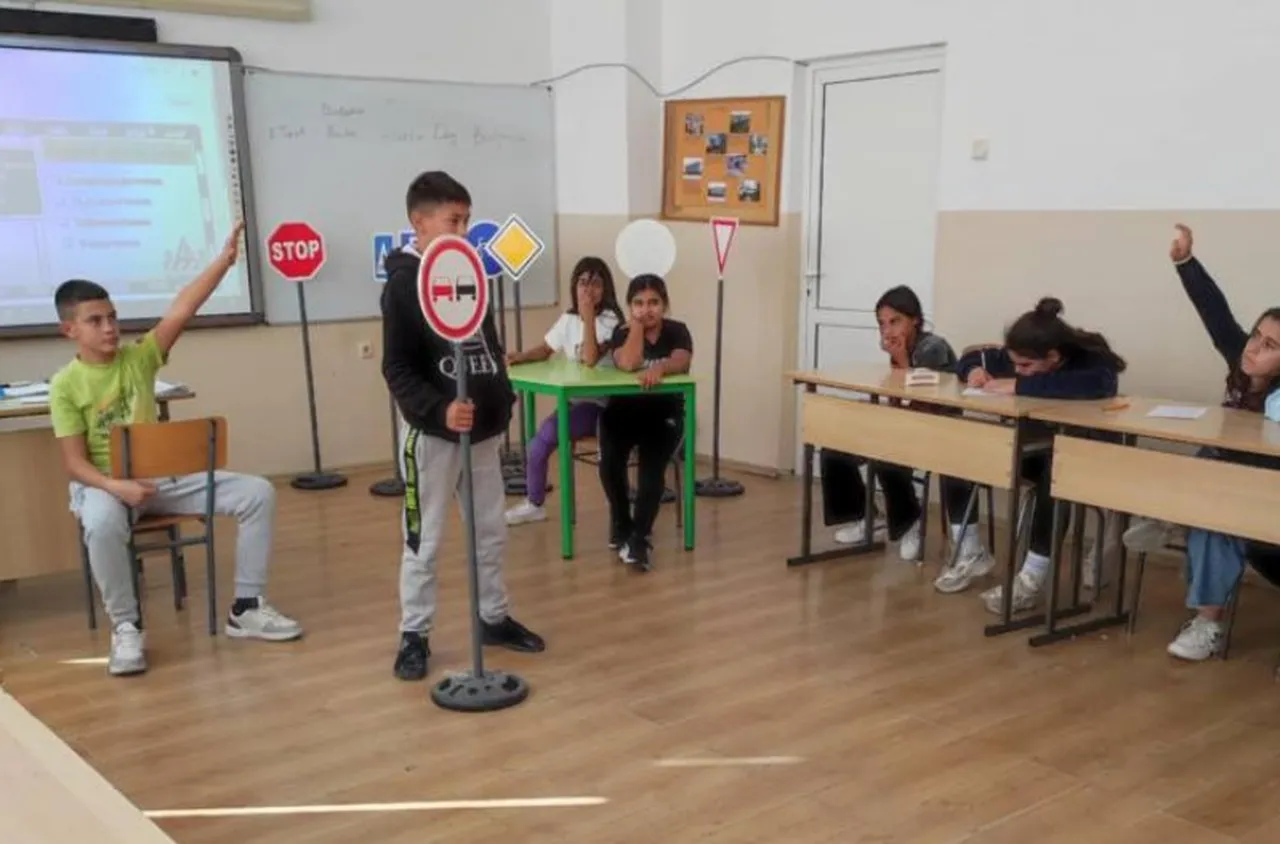 Ученици от Хаджидимово учиха за пътните знаци