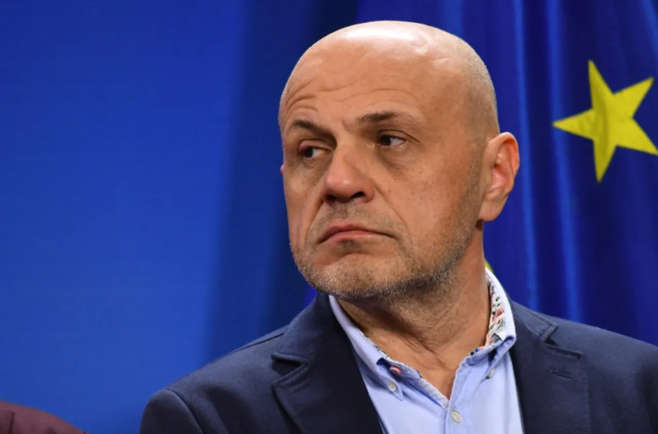 Правителството обмисля съкращения в държавната администрация