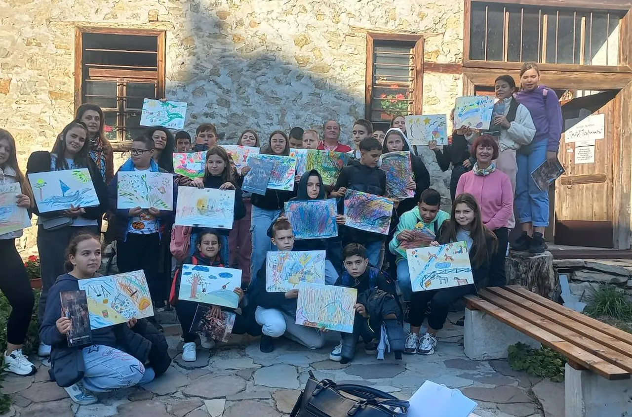 Арт терапевтичното ателие "Цветни емоции" поднови образователната си дейност