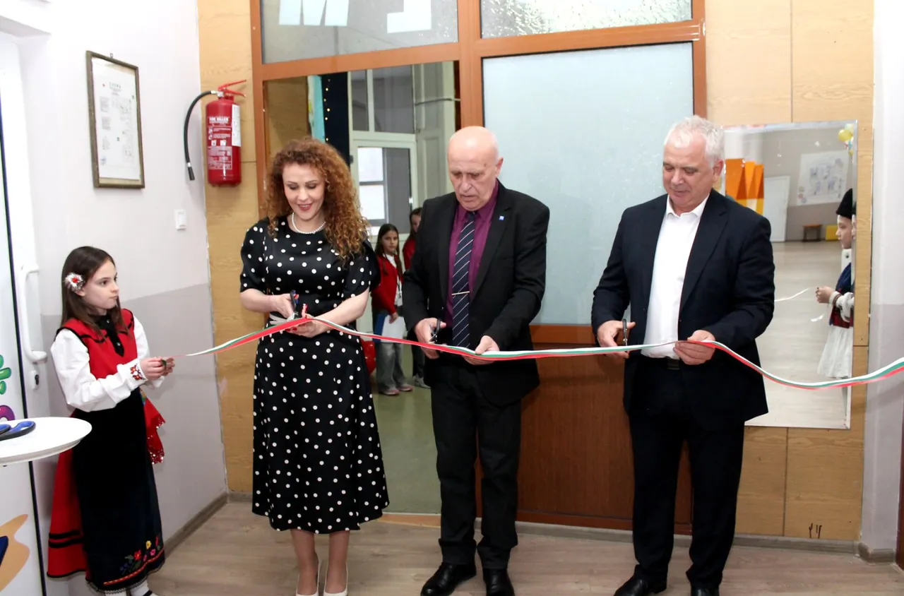 Нов STEM център отвори врати в НУ "Св. Св. Кирил и Методий" в Разлог