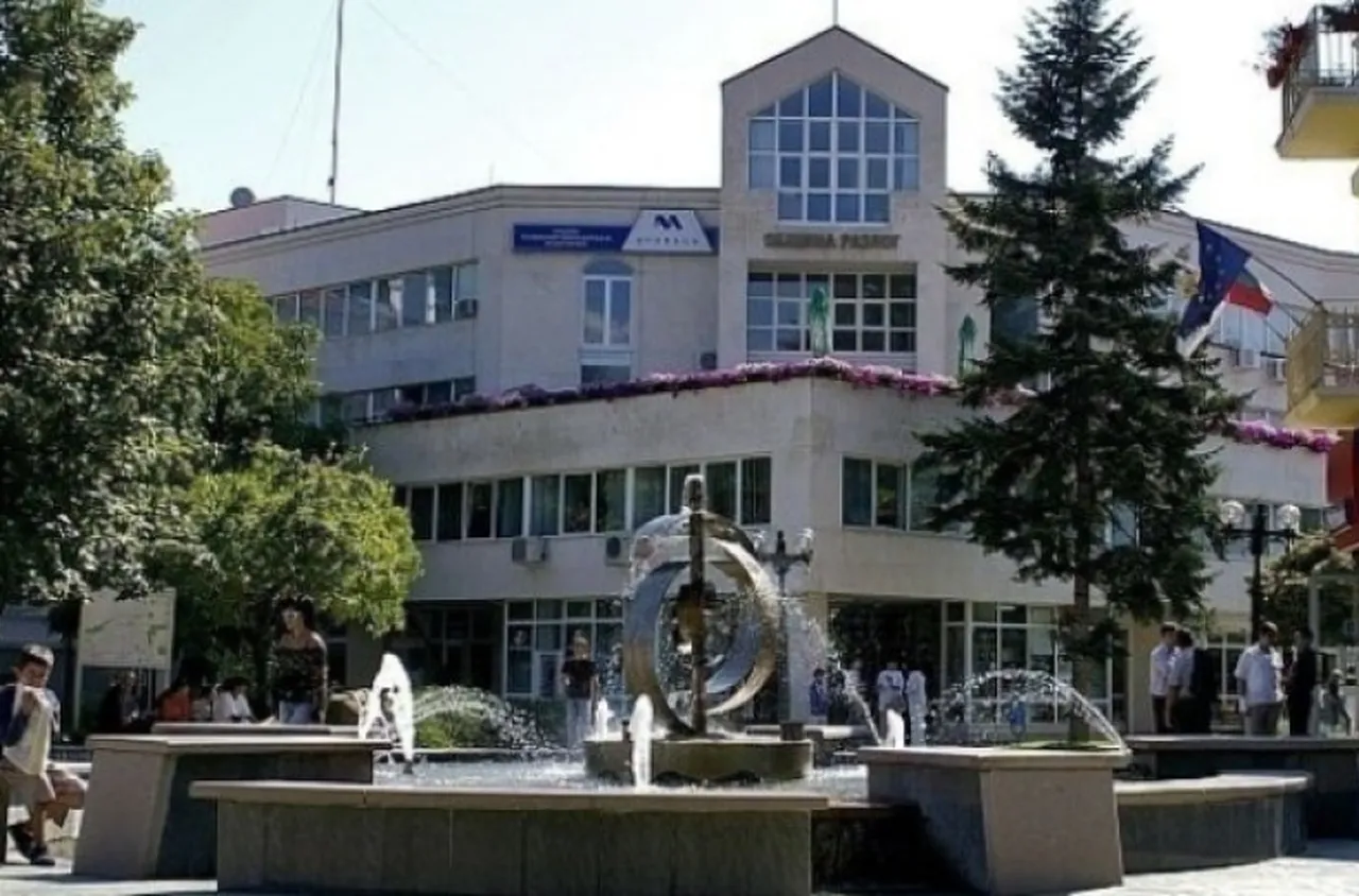 Нови "smart" пейки радват жители и гости на Разлог