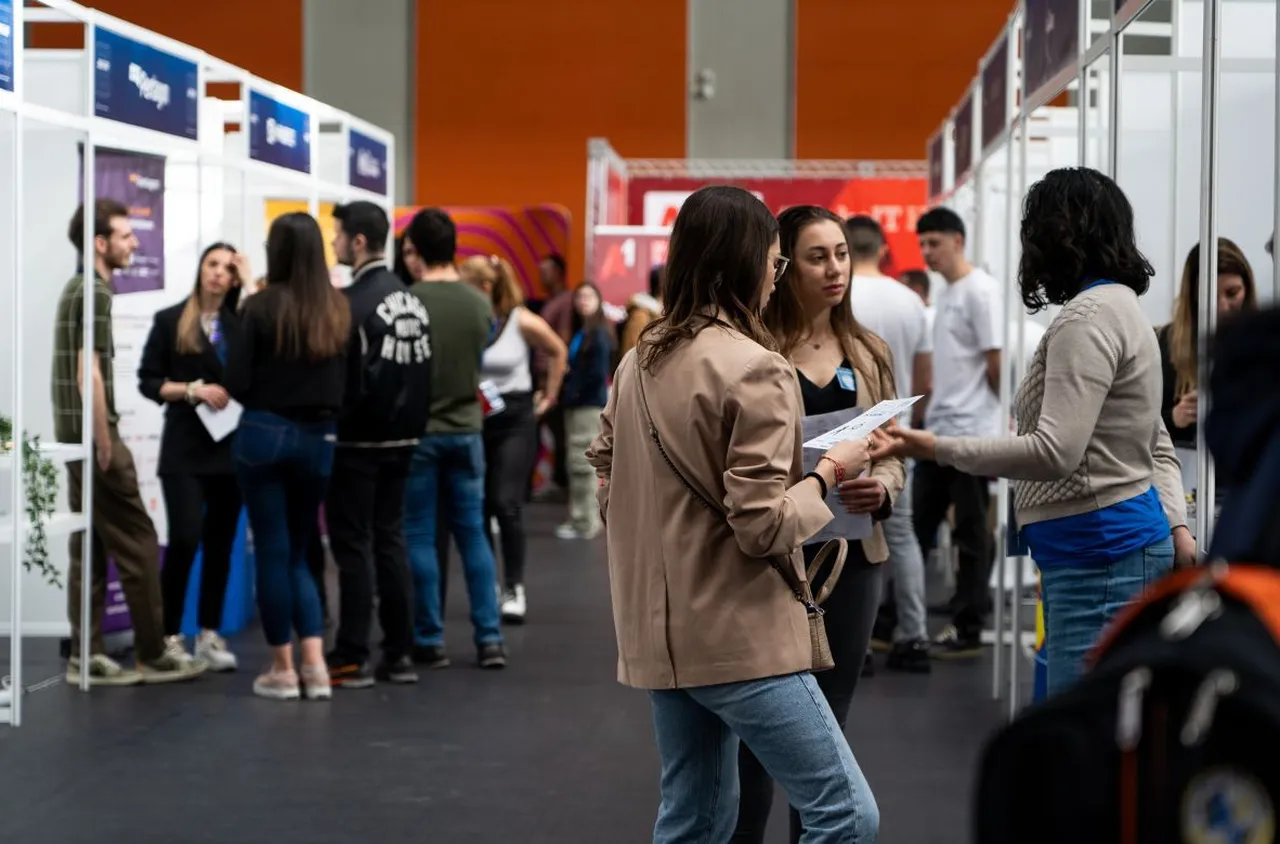 Местни и международни компании ще търсят нови кадри в АУБ