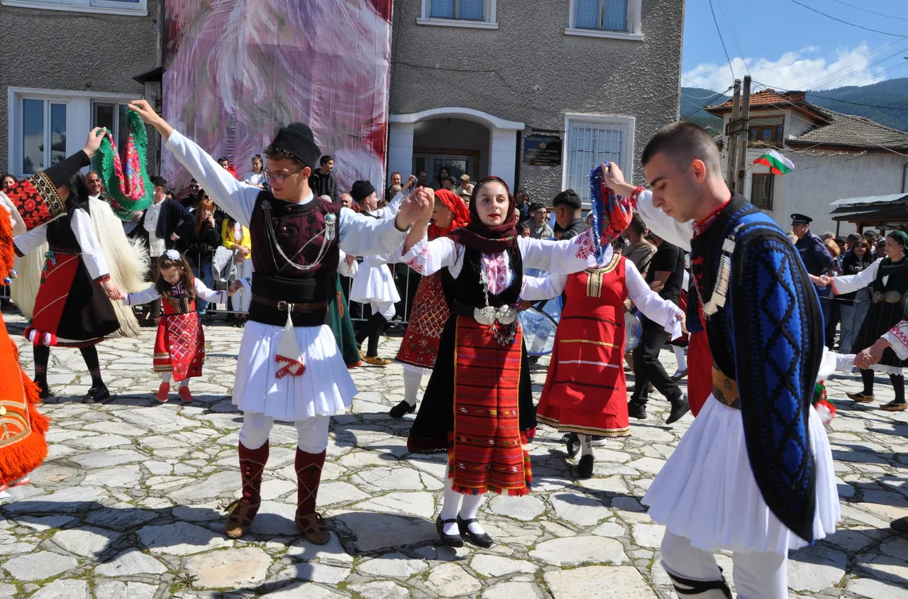 Елешница отбеляза Великден с традиционен и колоритен празник