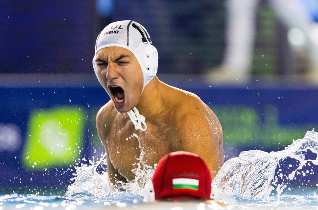 Юнишите на България ще спорят за медалите на Европейското по водна топка