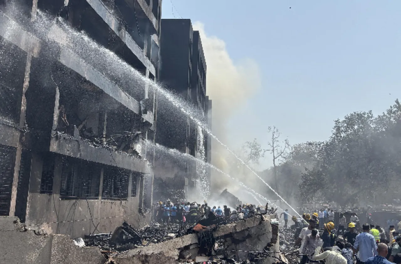 Най-малко 30 са жертвите на самолетната катастрофа в Индия