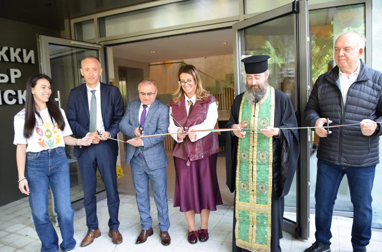 Младежки център - Сандански отвори врати (СНИМКИ)