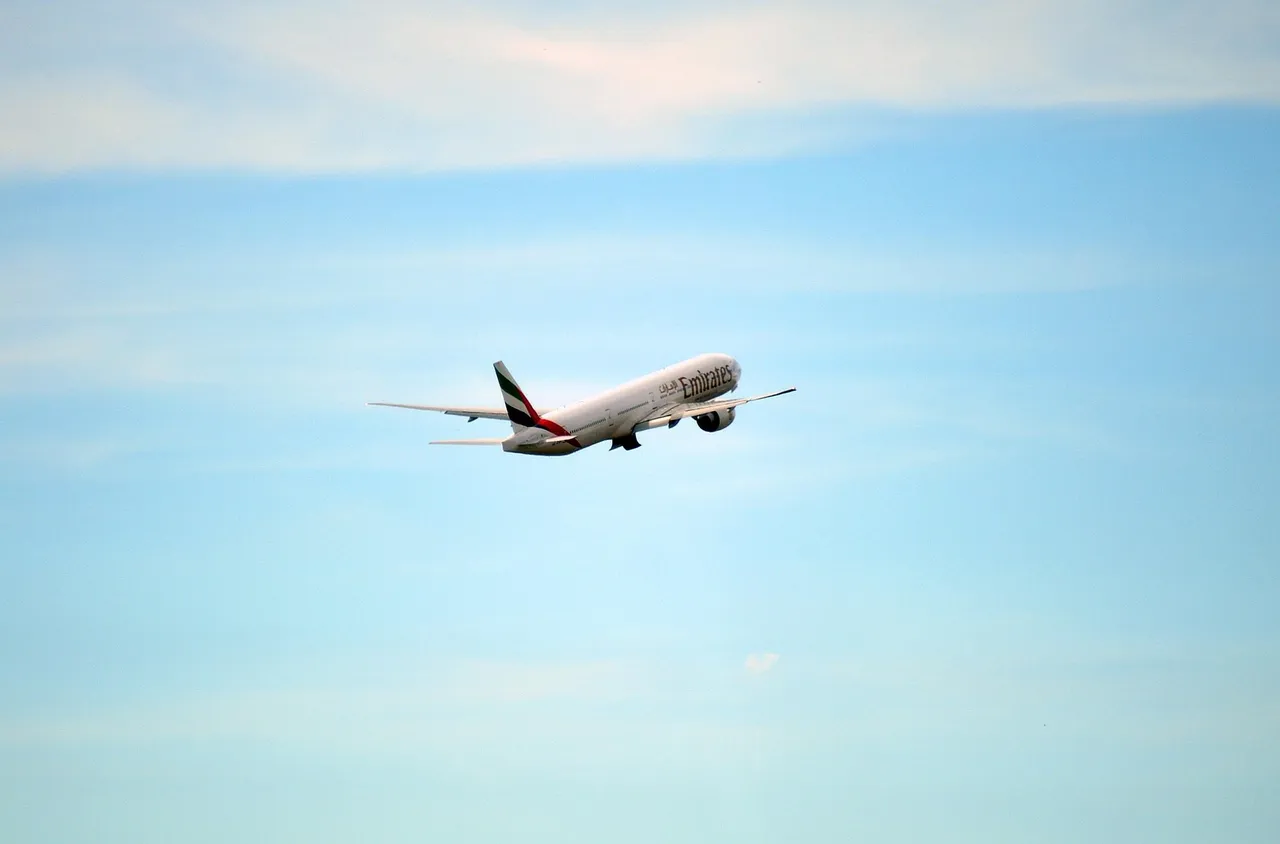 Възобновяват полетите от Дубай