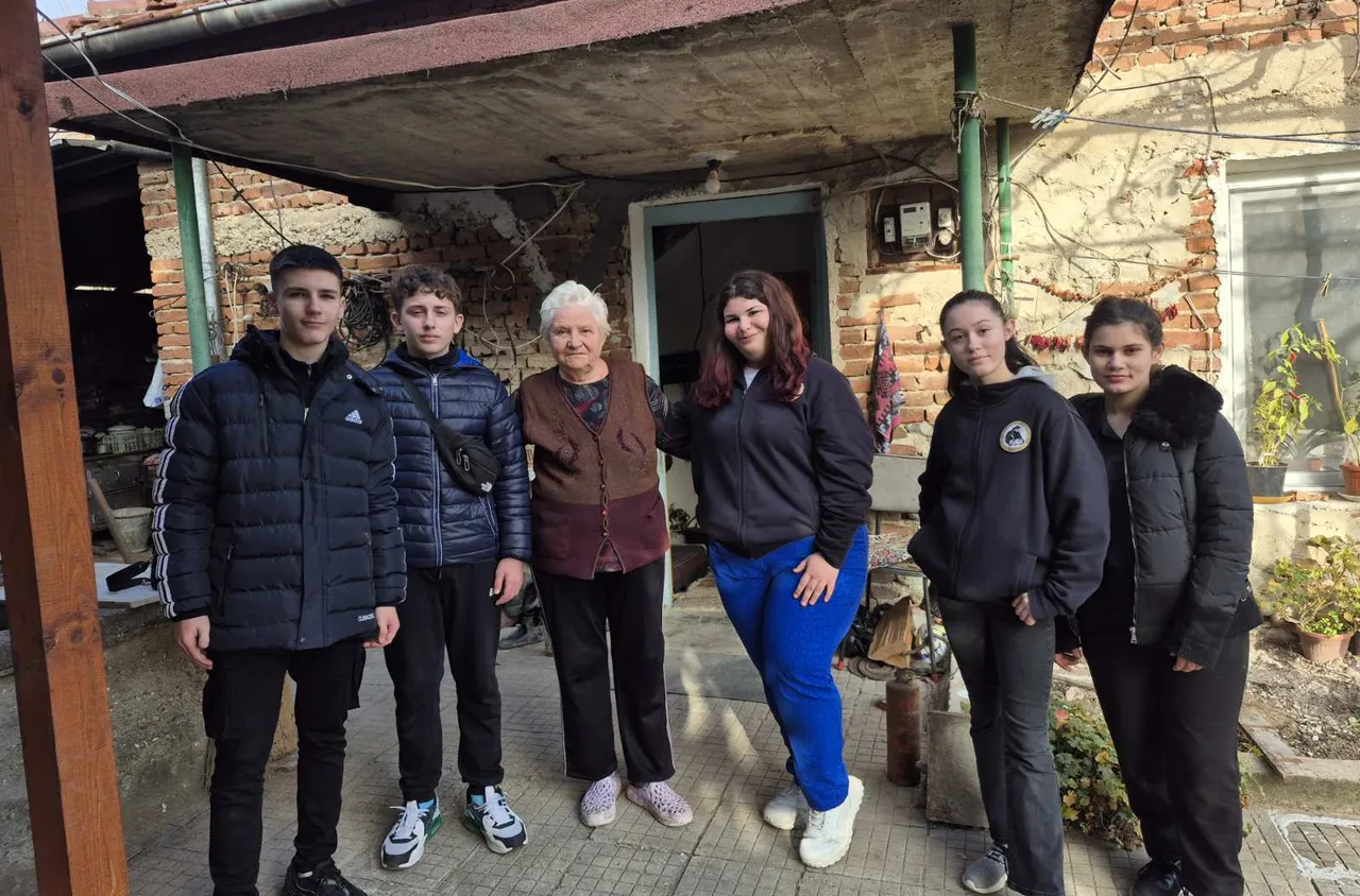 Ученици от Кресна с урок по човечност в навечерието на празниците