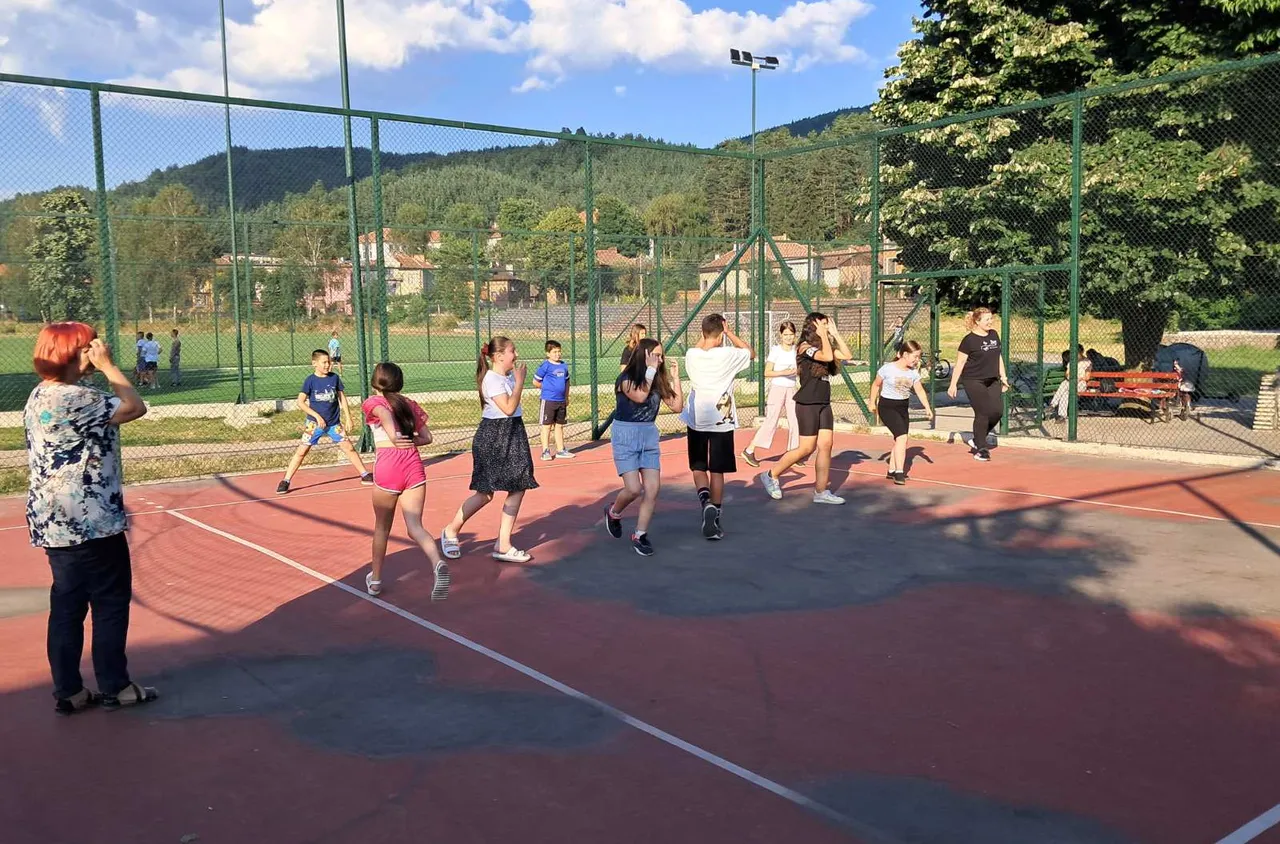 Образователно и забавно лято за децата в Якоруда