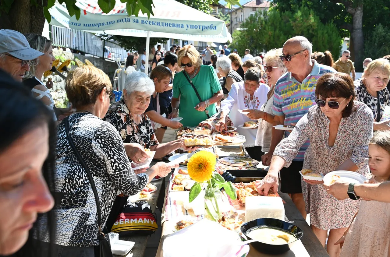 Брежани проведе дегустационен празник на традиционни и нови ястия с кестени