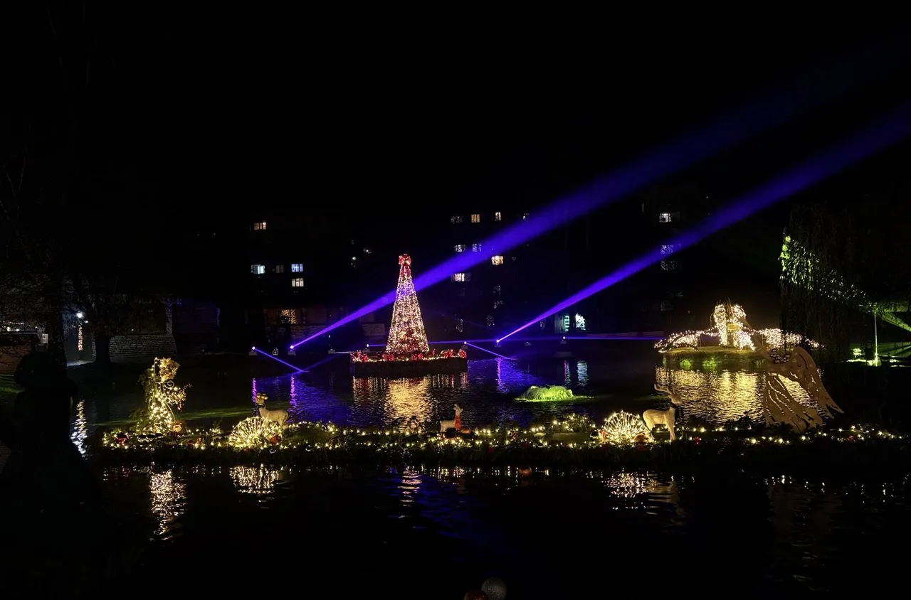 За пръв път в Разлог: Грейна вълшебно коледно езеро